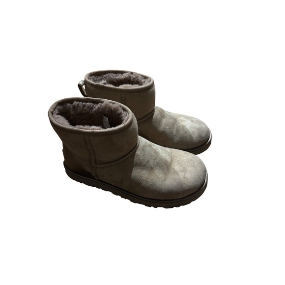 UGG Classic Mini Metallic Heel Boots Suede Sheepskin Lined Women's Size 8 - Picture 1 of 8